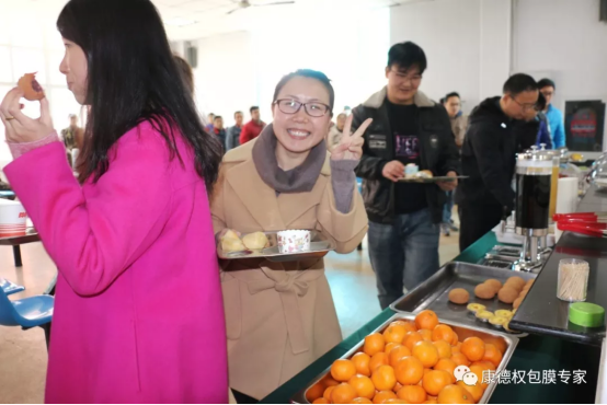 康德權(quán)食堂豪華自助餐來襲，據(jù)說全部出自內(nèi)部員工之手236.png